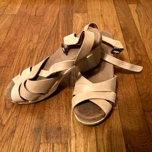 TOMS Nubuck Wood/Suede Clog Sandals